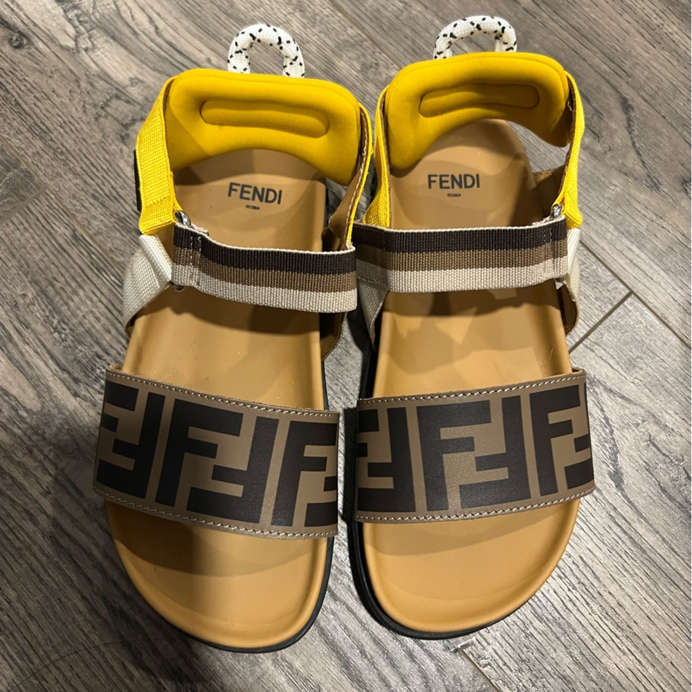 💛🤎fendi kids sandals 💛🤎